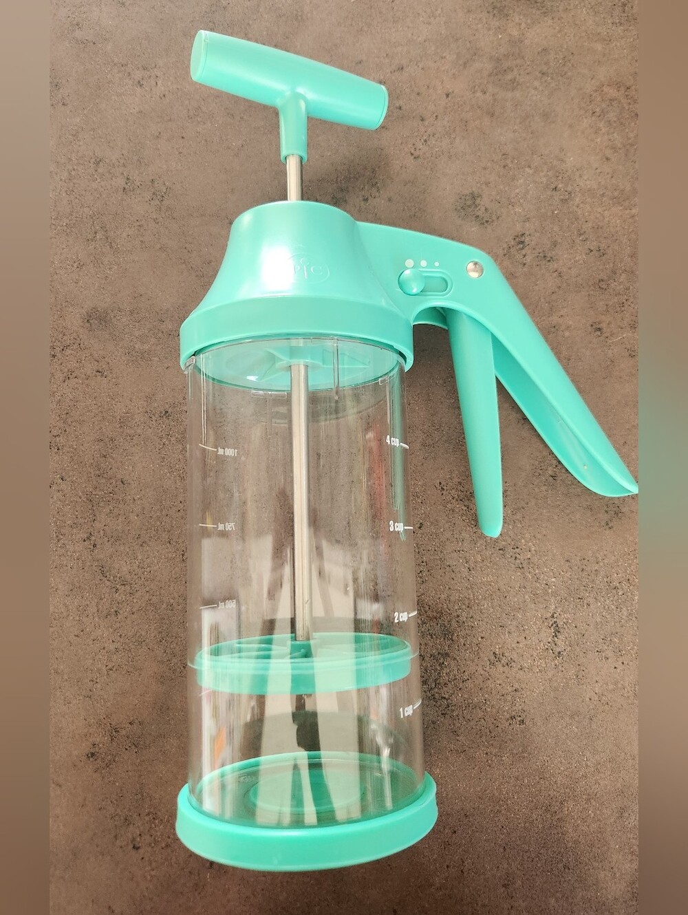 Pampered Chef Batter Mixer & Dispenser #100082 No Box